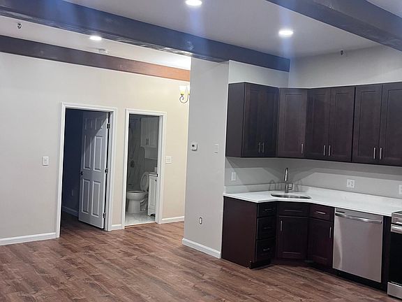 4th image of 402 River St APT 3A