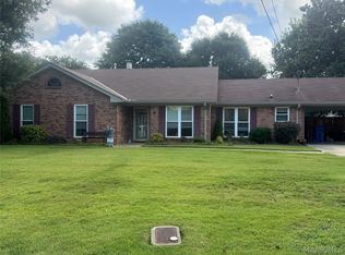 1214 Yorkshire Dr, Prattville, AL 36067