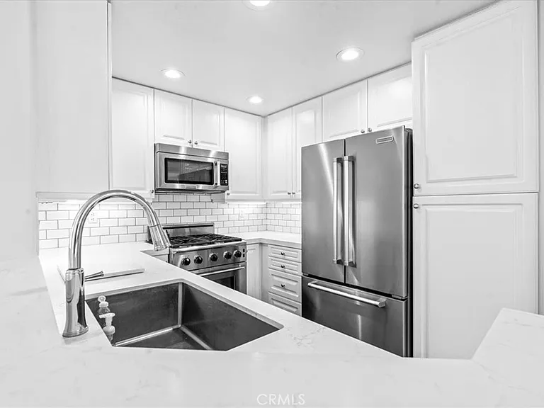 1 Roma Ct — Photo 9