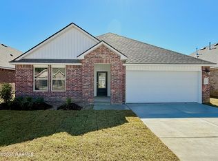 328 White Pine Dr, Lafayette, LA 70501