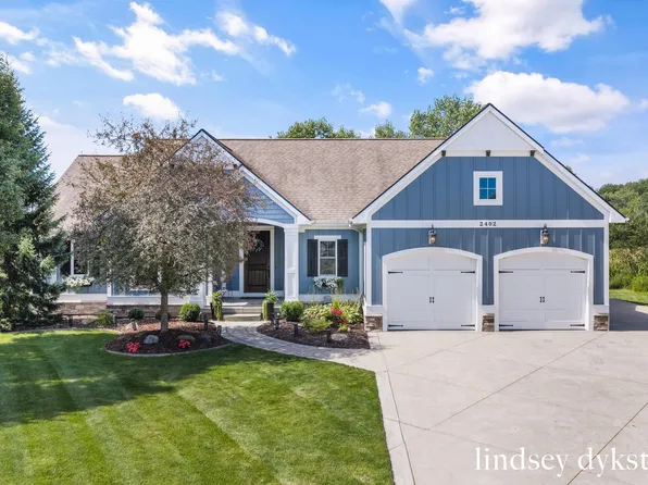 2402 Stable Dr, Hudsonville, MI 49426
