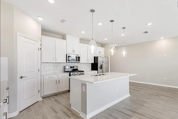 358 Cherry Elm Dr — Photo 3