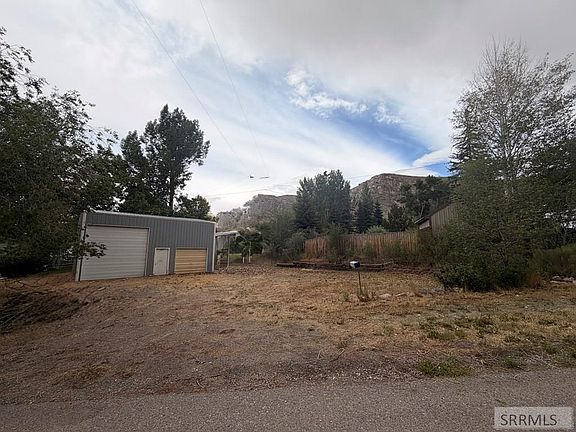 3rd image of 335 E Delores Ave