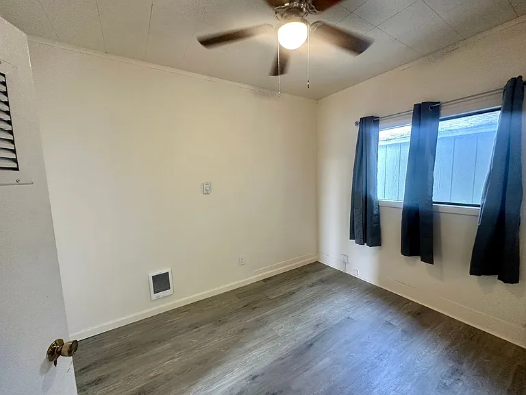 2100 Humboldt St — Photo 11
