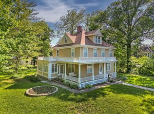 1219 E 9th Ave, Winfield, KS 67156