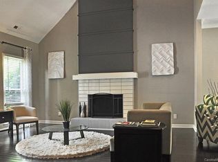 217 Whitefriars Ln, Matthews, NC 28105