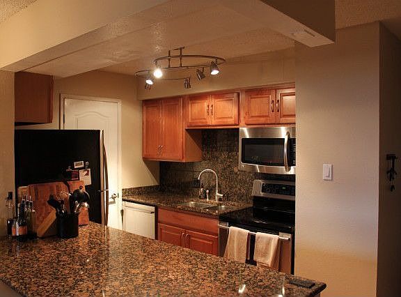 2nd image of 1020 15th St APT 31C
