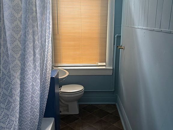 2nd image of 533 Merrick St #C