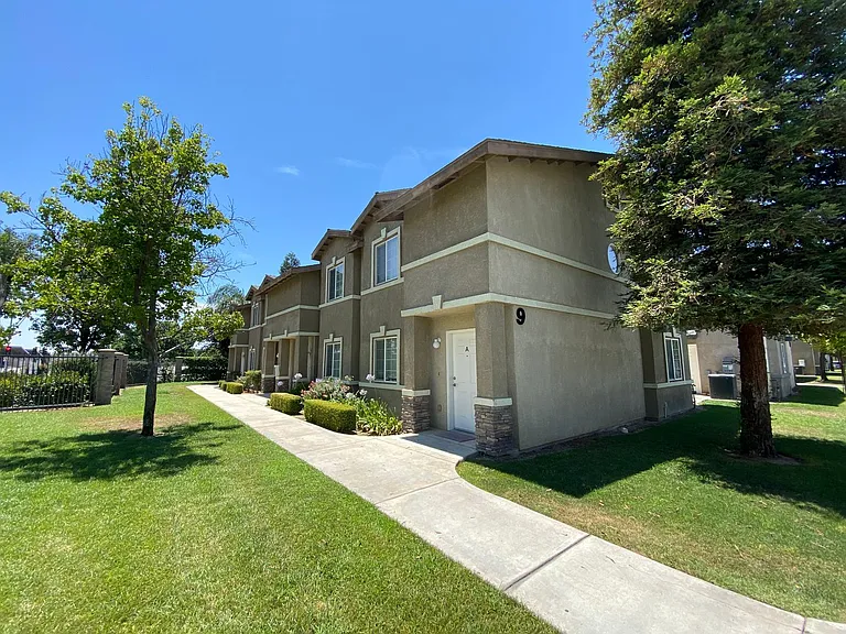 600 Hosking Ave #9 — Photo 1