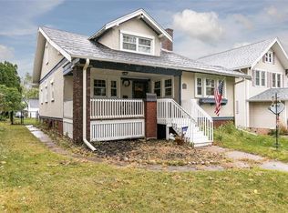 216 Johnson Ave NW, Cedar Rapids, IA 52405