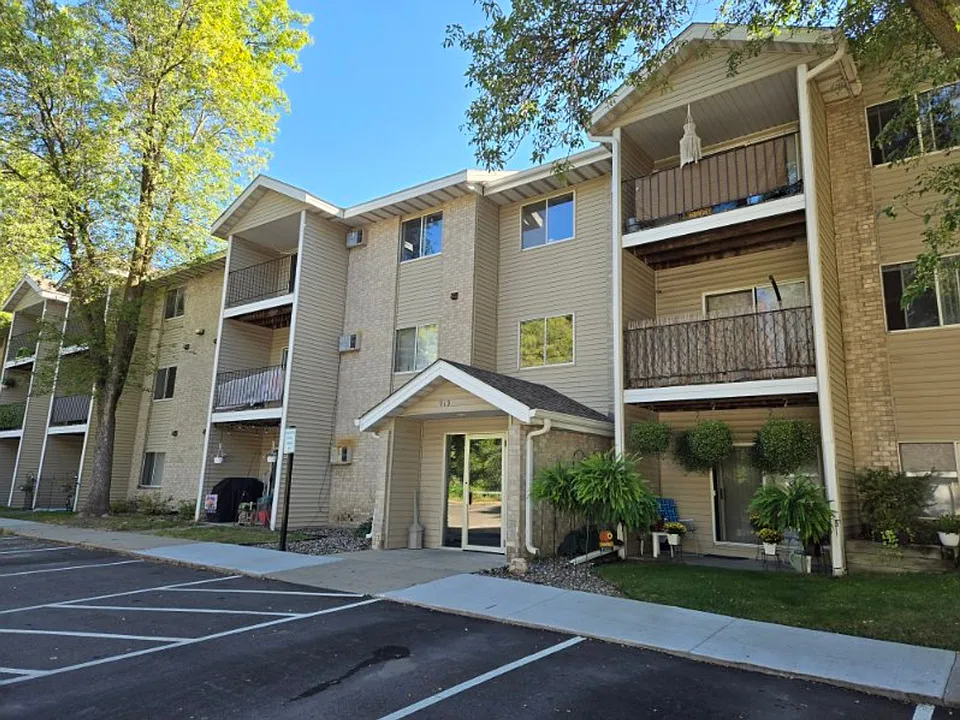 Evergreen Square Apartments