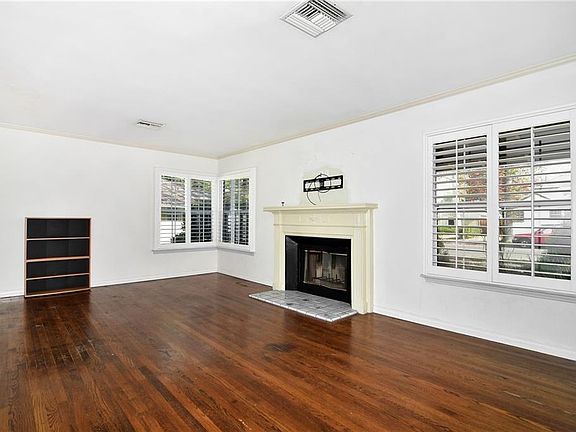 3rd image of 5901 Vanalden Ave