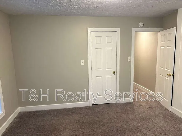 2923 N Delaware St — Photo 15