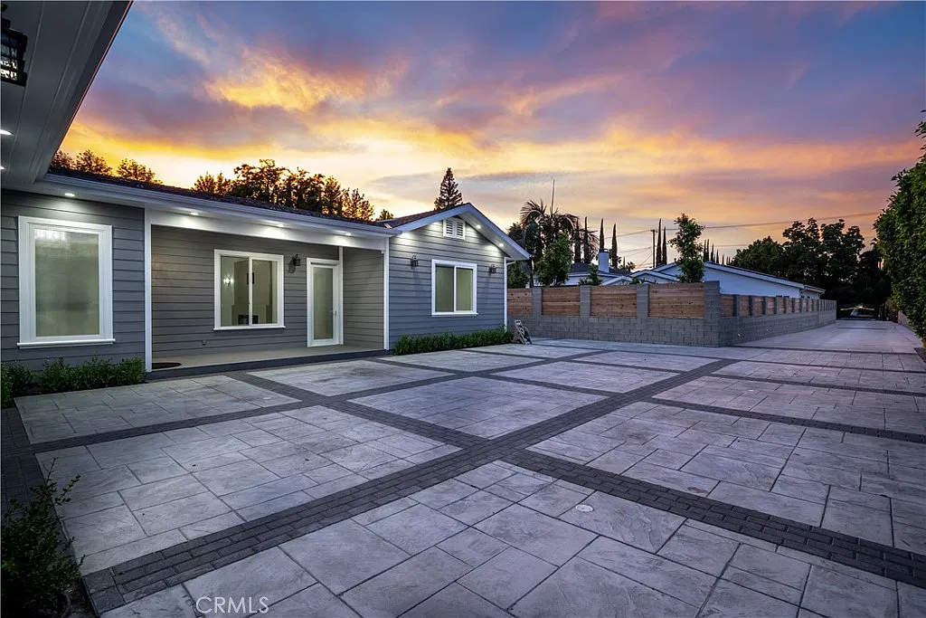 4 bed, 3000 sqft, $9,450 — Photo 3