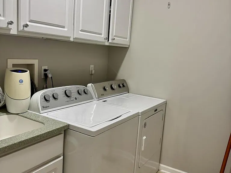 240 Torrey Pine Ct — Photo 17