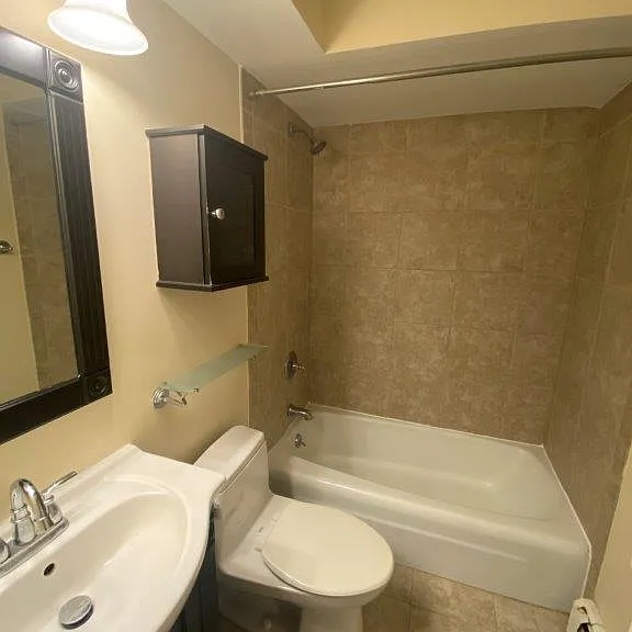 205 W Miner St #4 — Photo 3