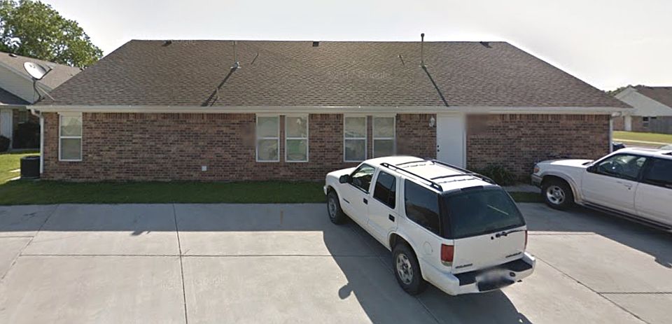 1st image of 1327 Commerce Dr #1