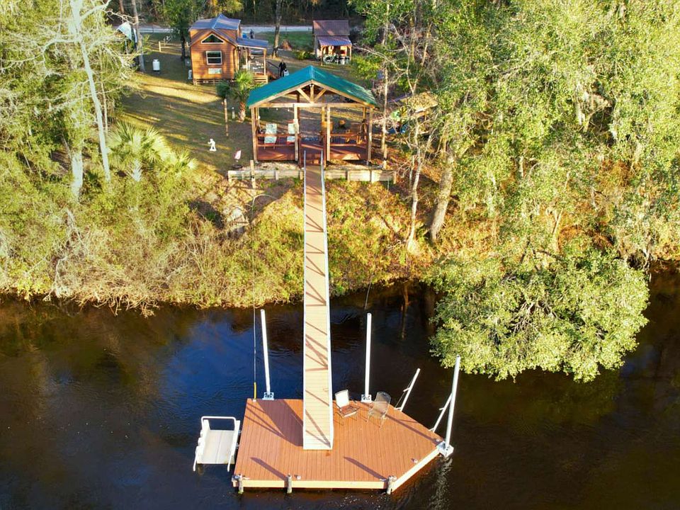 1st image of 398 NE Suwannee Trl