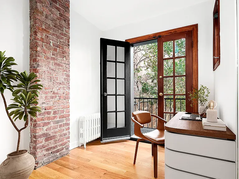 61 Perry St #CARRIAGE — Photo 12