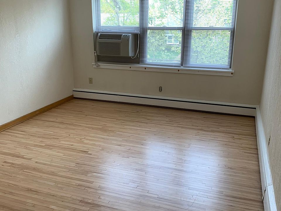 1st image of 859 Saint Paul Ave APT 6