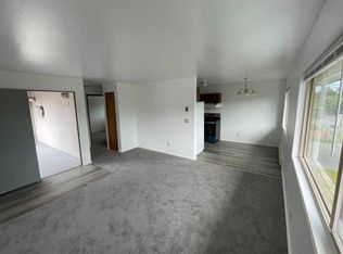 2004 SW 152nd St #14, Seattle, WA 98166