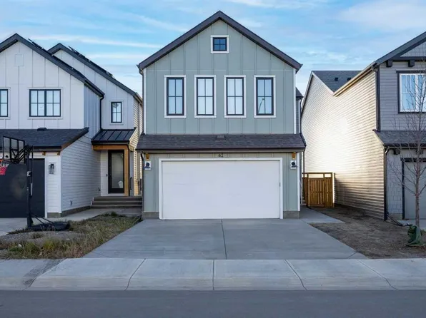 42 W Savoy Lndg SE, Calgary, AB T3M 2B6