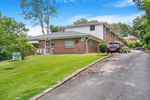 667 Idlewild Cir #404 Photo 1
