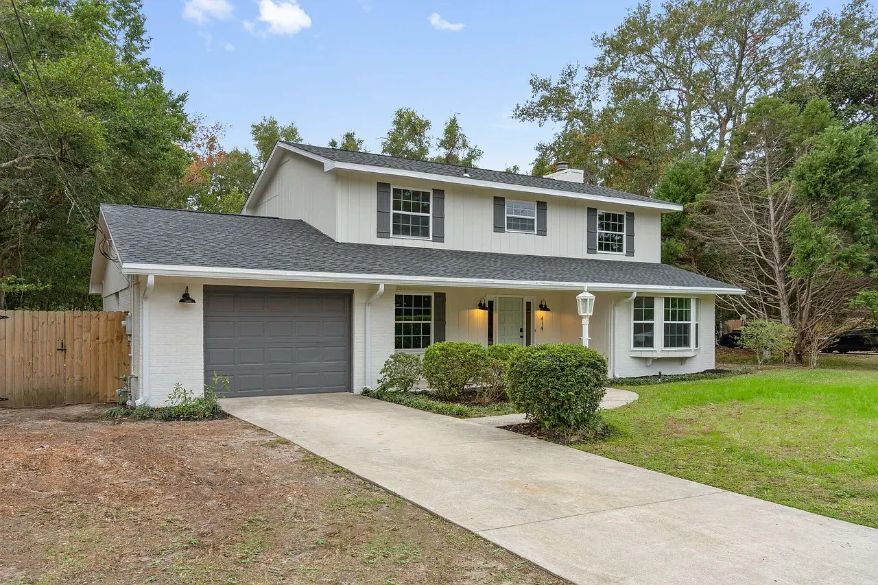 3 bed, 2.5 bath, 1991 sqft, $3,800 — Photo 1