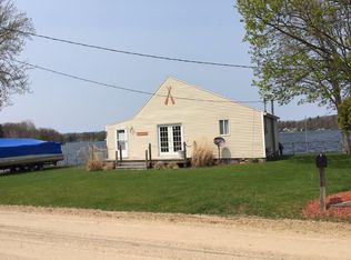 681 S Bass Lake Rd, Vestaburg, MI 48891