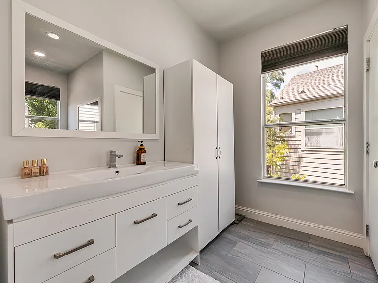 4926 Homer St — Photo 8