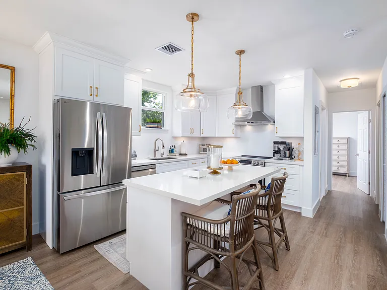 204 Coral Ave — Photo 12