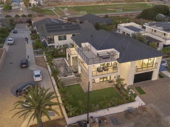 3794 Highland Dr, Carlsbad, CA 92008