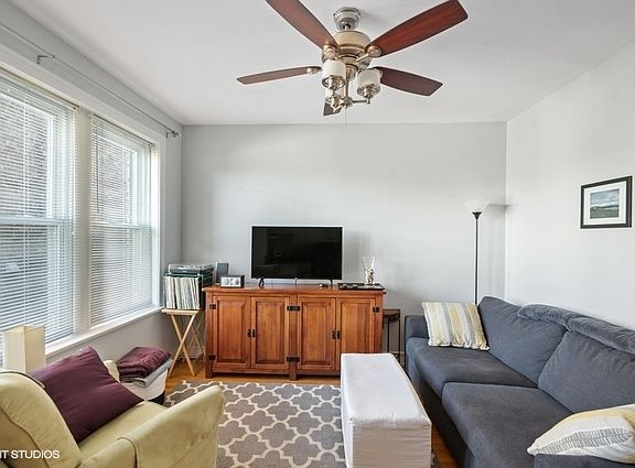 5th image of 2606 W Ainslie St #1E