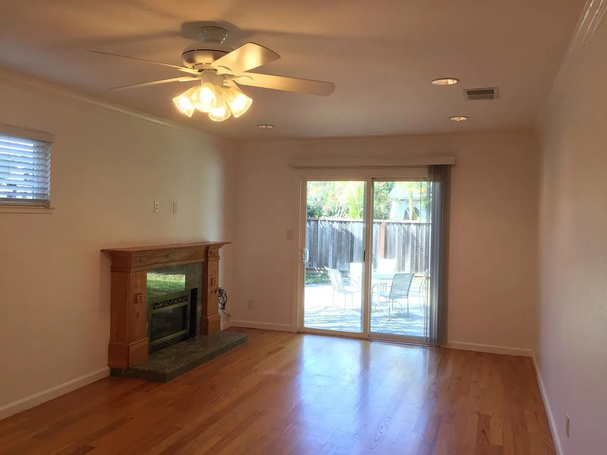 3 bed, 1448 sqft, $3,950 — Photo 3