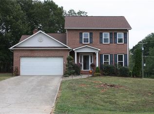 1194 Ione Baker Rd, Hickory, NC 28602