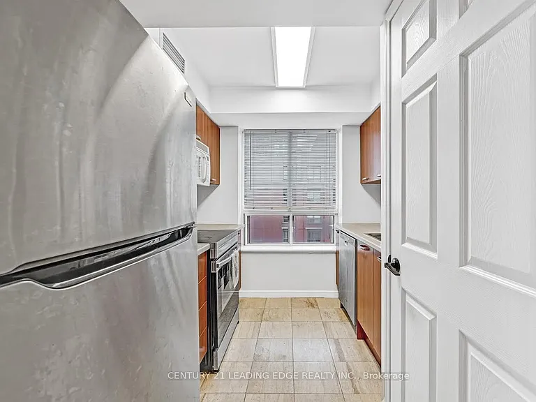 55 Harrison Garden Blvd #905 — Photo 7
