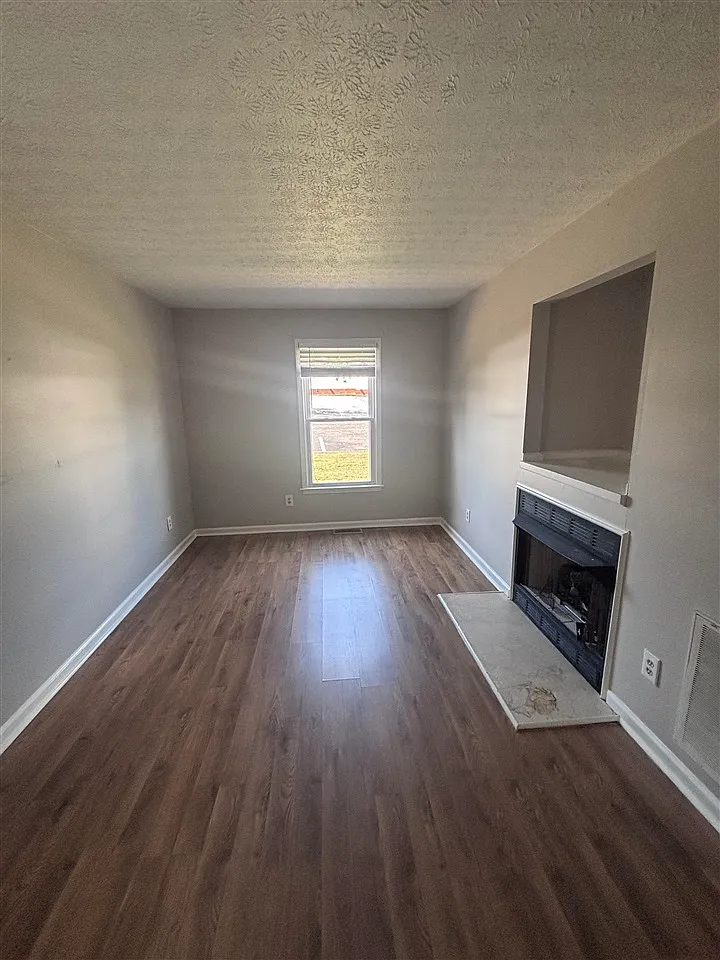 1 bed, 705 sqft, $750 — Photo 2