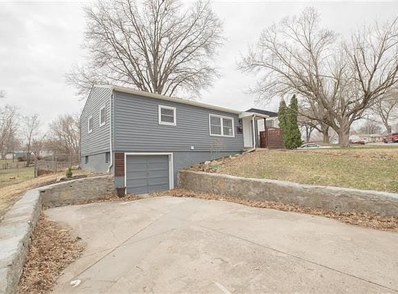 3rd image of 3507 Sloan Dr