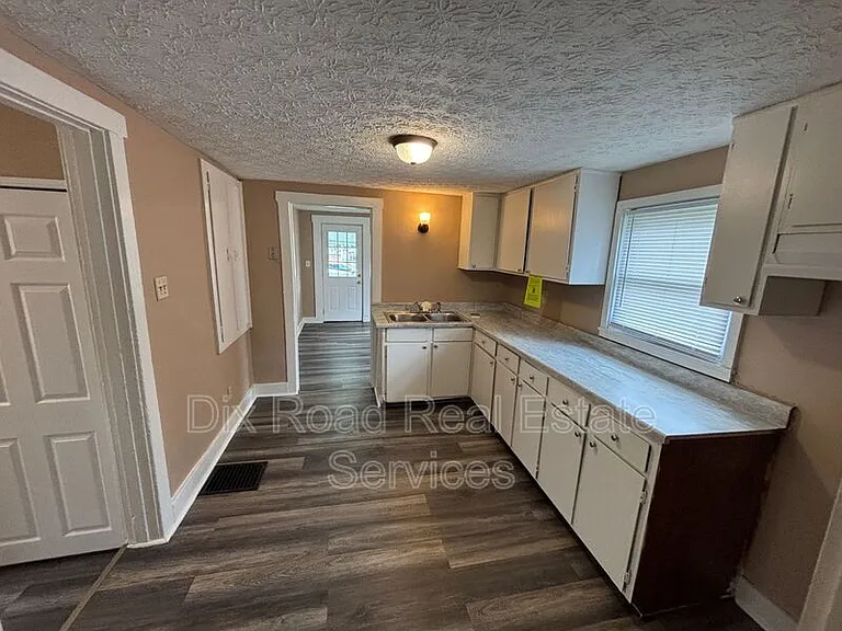 1211 Franklin St — Photo 10
