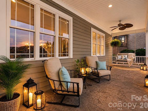 3rd image of 934 Lake Club Dr