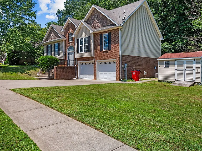 4433 Taylor Hall Ln — Photo 3