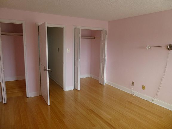 3rd image of 420 Olympia Dr