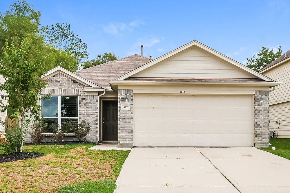 3 bed, 2.0 bath, 1841 sqft, $1,895 — Photo 1