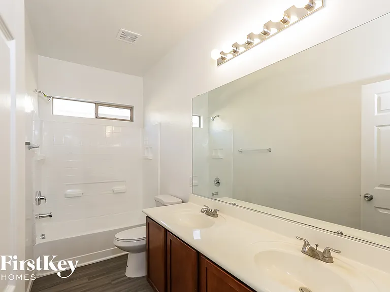 5229 W Shumway Farm Rd — Photo 10