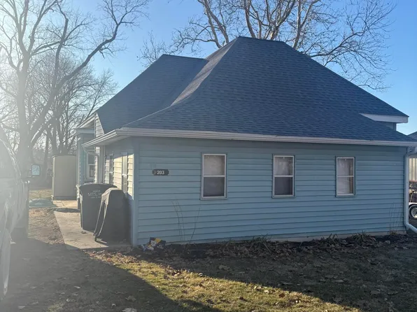 203 Dye St, Macedonia, IA 51549