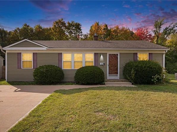 5805 E 149th St, Grandview, MO 64030