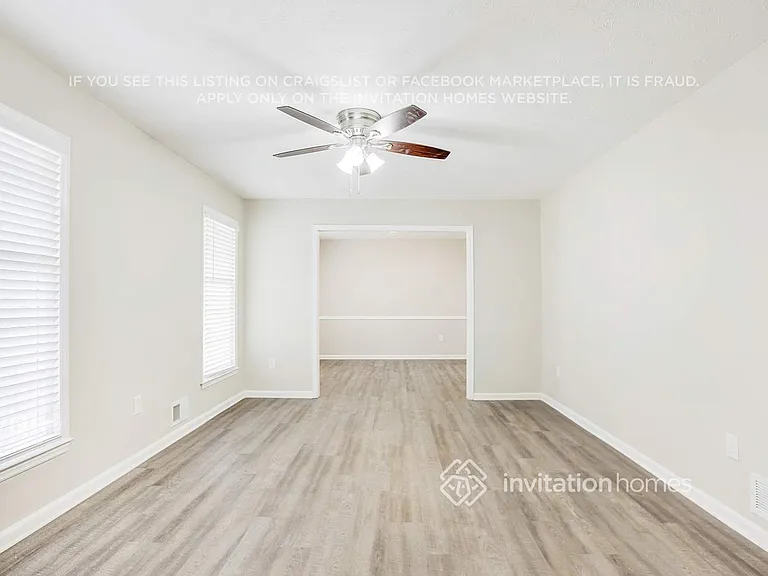 5670 Orly Ter — Photo 2