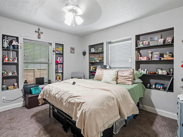 4630 Woodside St #1 — Photo 7