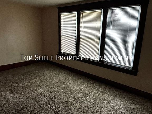 4th image of 1555 E Court Ave