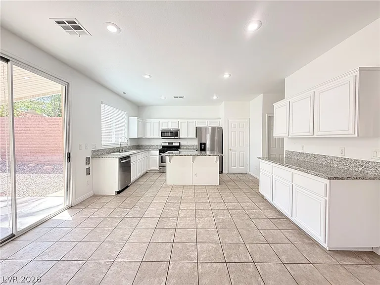 3799 Honey Ridge Ct — Photo 12